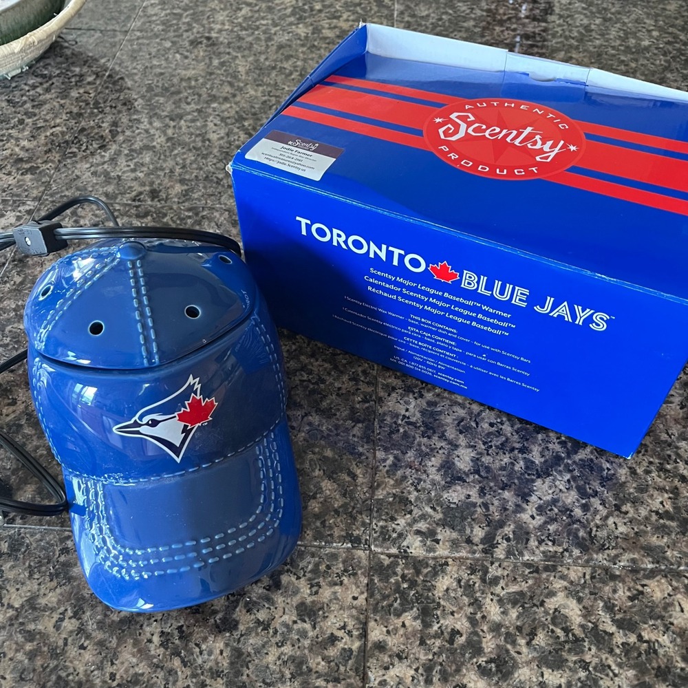 Scentsy Toronto Blue Jays MLB Baseball Cap Electric Wax Warmer with Box